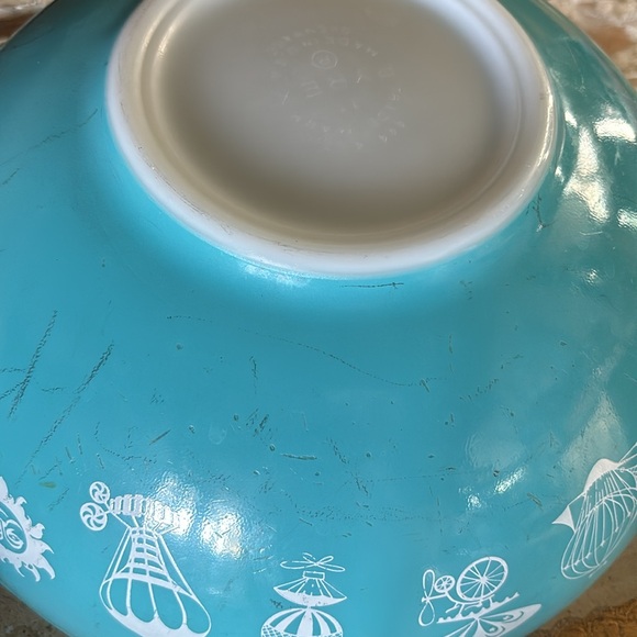 Pyrex Turquoise 4 Qt Cinderella serving Bowl #444 Vintage Hot Air Balloon Design - Picture 5 of 5
